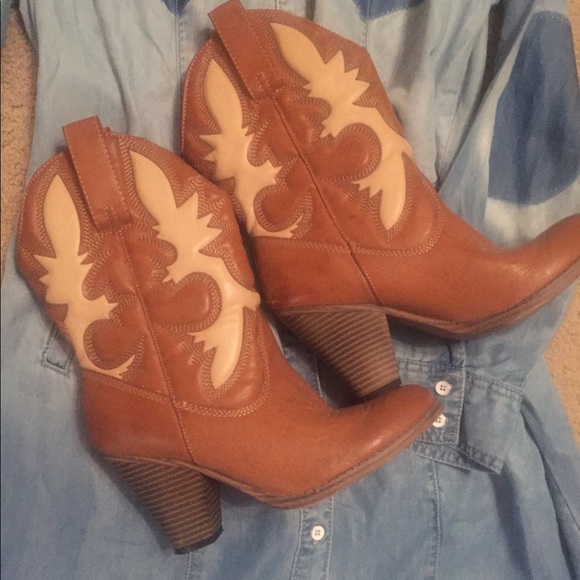 Cute Cowboy boots size 7 1/2 - Picture 1 of 5
